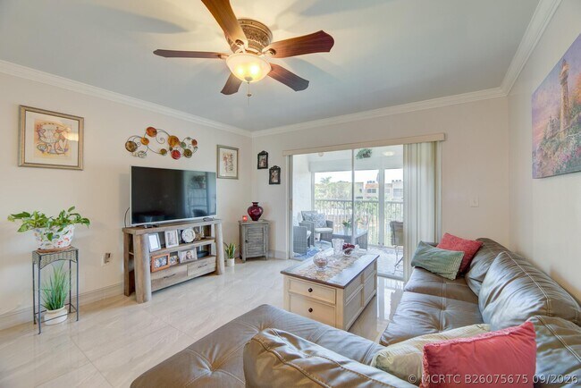 Building Photo - 6850 Royal Palm Blvd