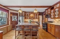 Building Photo - 4 Allen Ave