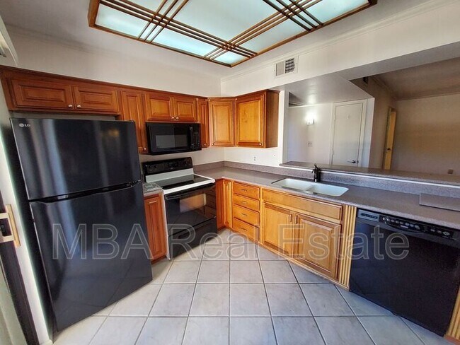 Building Photo - 9275 E Mission Ln