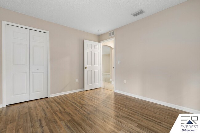 Building Photo - 59 Riverina Dr