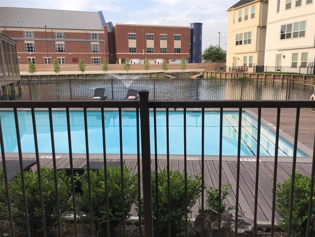 Building Photo - 2023 Gentryside Dr