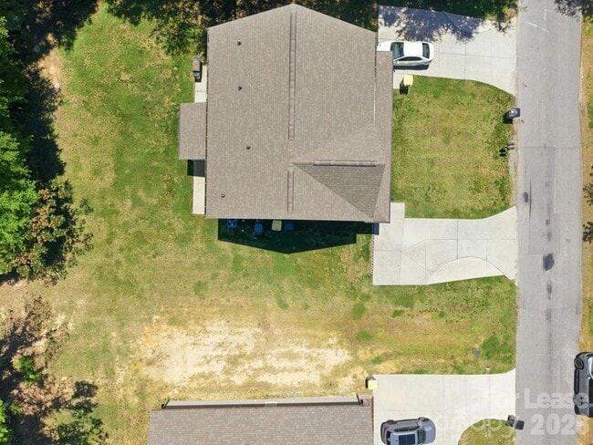 Building Photo - 1361 Ontario Dr