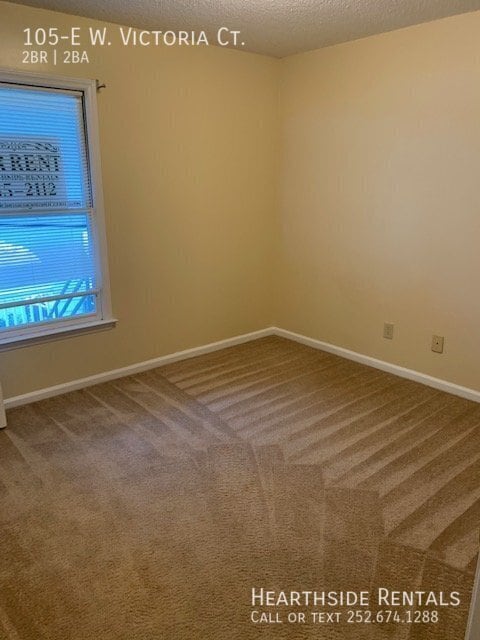 Building Photo - 105-E W Victoria Ct