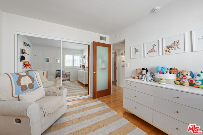 Building Photo - 843 17th St