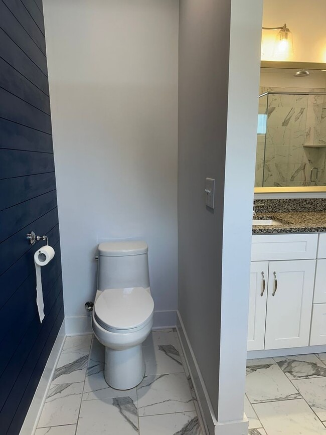 Building Photo - 3 Bedroom / 2 Bath  Johnson City TN