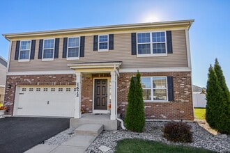 Building Photo - 1672 Glenbrooke Ln