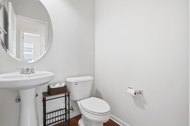 Building Photo - WAKEFIELD HOME WITH 4 BEDROOMS- GREAT HOME!