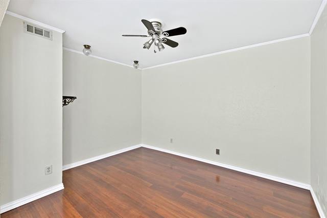 Building Photo - 26 Oakbrook Dr