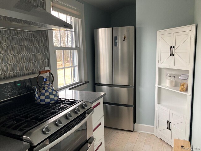 Building Photo - 2 Red Ground Rd