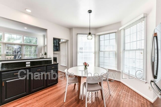 Building Photo - 46342 Summerhill Pl