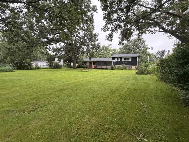 Building Photo - 12838 Artesian St