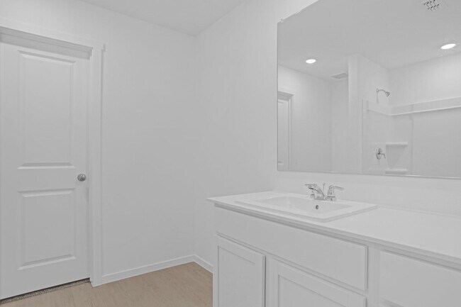 Building Photo - 1025 MacNab Dr