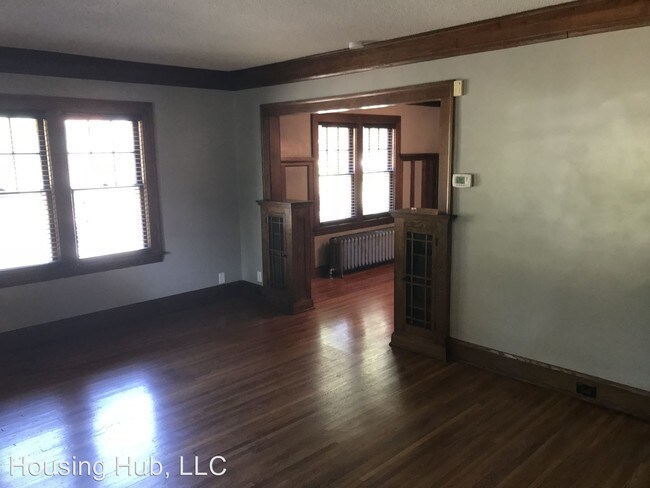 Building Photo - 3 br, 1 bath House - 3250 Humboldt Ave N