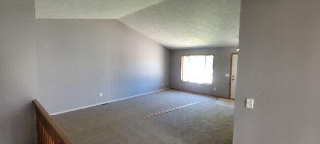 Building Photo - Spacious West Sioux Falls Twinhome with Great Location - Snow and Lawncare Included!!!