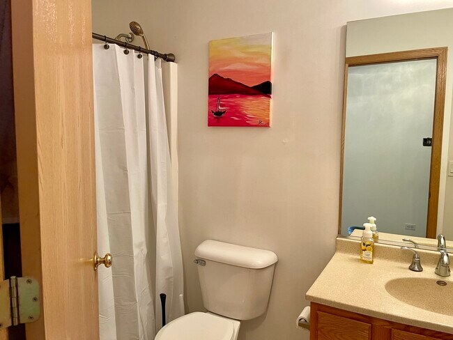 Building Photo - 951 Ellsworth Dr