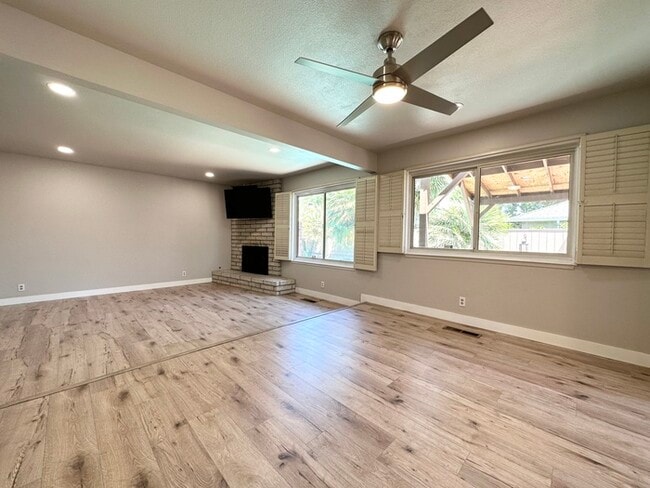 Building Photo - 5011 Jennings Way