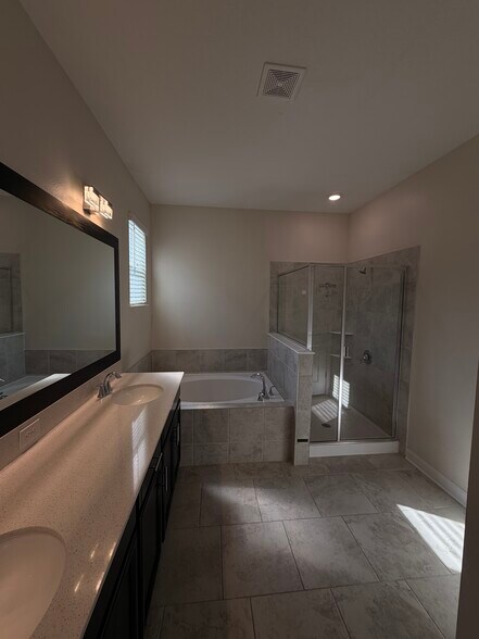 Building Photo - 4452 Seven Canyons Dr