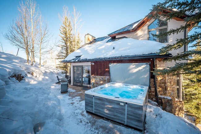 Building Photo - 116 Winterleaf Dr