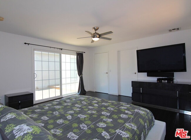 Building Photo - 8111 Westlawn Ave