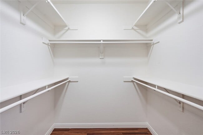 Building Photo - 808 Majestic Rock Cir