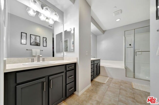 Building Photo - 28667 N Pietro Dr