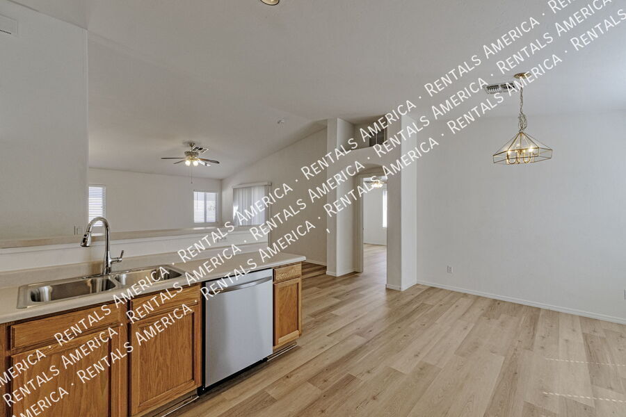 Building Photo - 8421 S Burien Rd