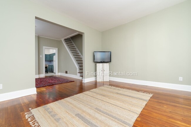 Building Photo - Downtown Carlisle Beautifully Renovated Pe...