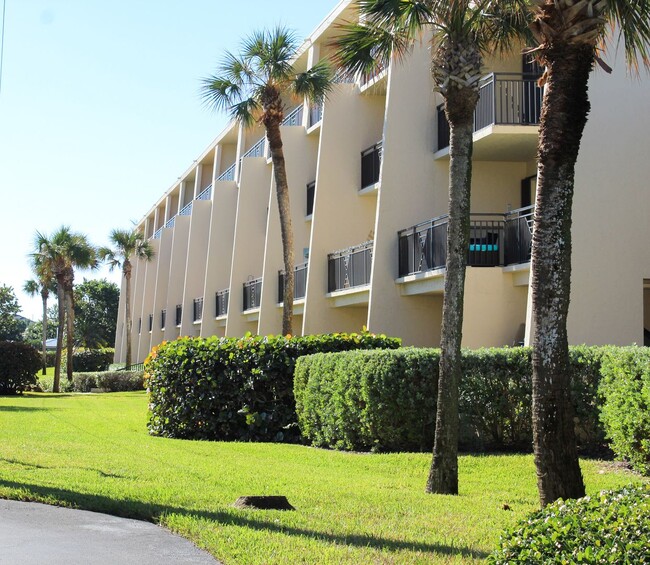 Building Photo - Amazing Ocean Views - Seasonal or Annual