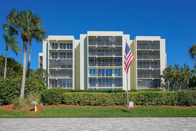 Building Photo - 3240 Gulf of Mexico Dr