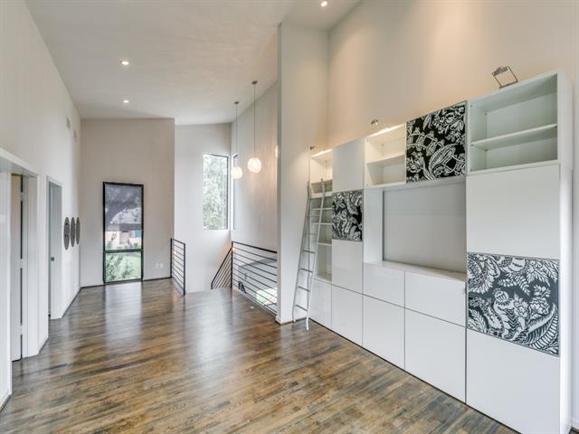 Building Photo - 919 Knott Pl