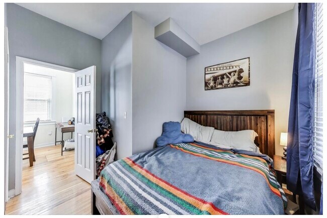 Building Photo - 1630 N Talman Ave