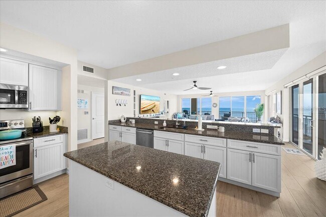 Building Photo - 1025 Jimmy Buffett Mem Hwy