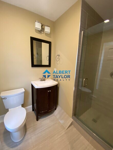 Building Photo - 1568 Tremont St