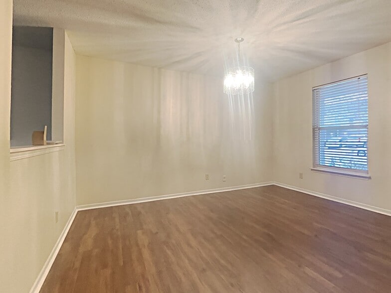 Building Photo - 6886 Merritt Ridge Way
