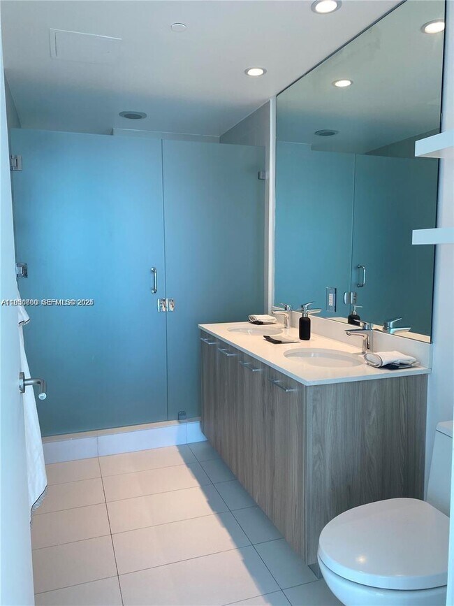 Building Photo - 501 NE 31st St