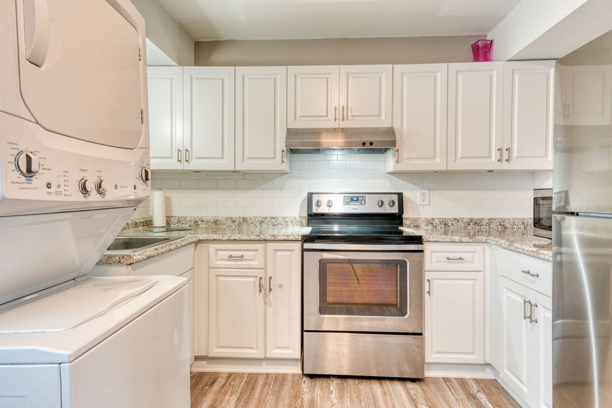 Building Photo - 66 Beths Ave