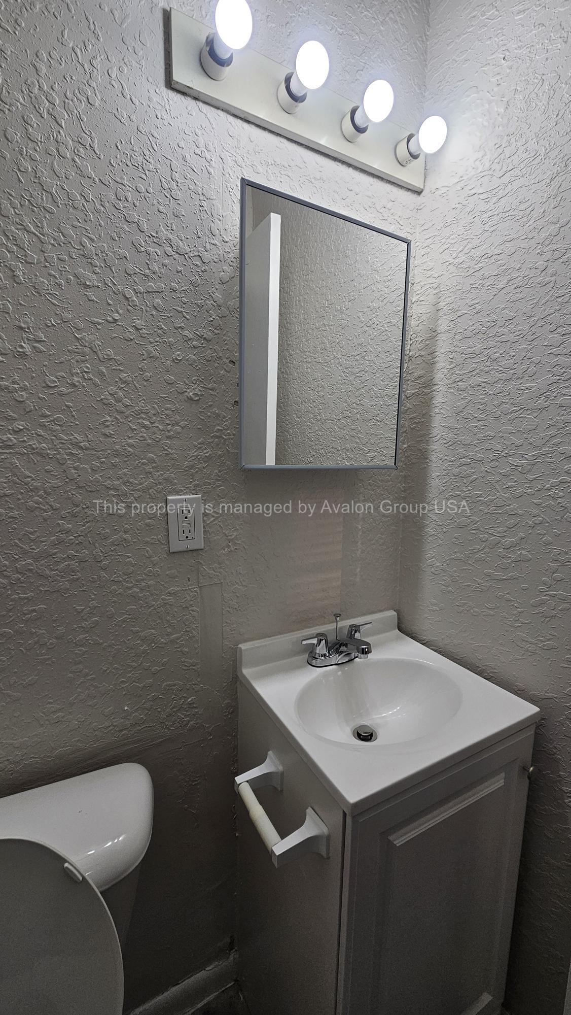 Building Photo - 9658 Gibson Ave