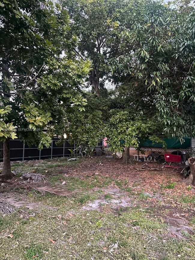 Building Photo - 1705 NE 157th Ter