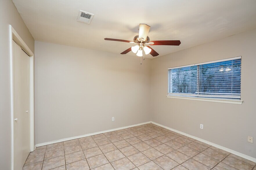 Building Photo - 20117 Dawn Mist Dr