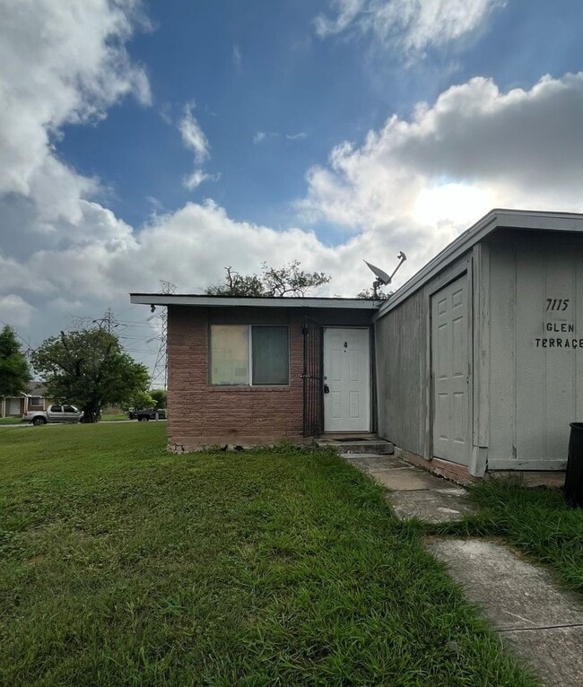 Building Photo - 7115 Glen Terrace