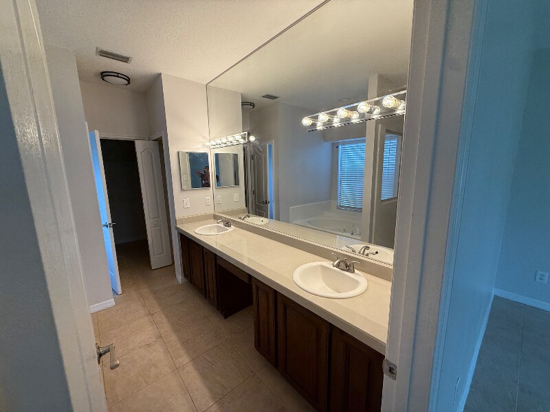 Building Photo - 2355 Abalone Blvd