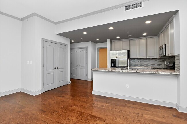 Building Photo - 315 Arlington Ave