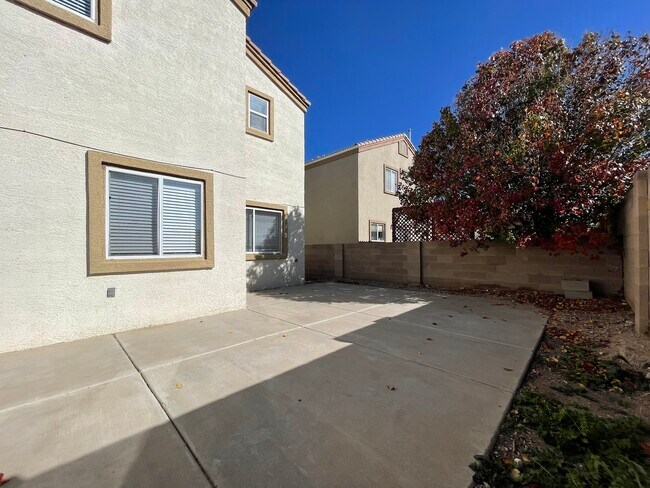 Building Photo - 10716 Habanero Way SE