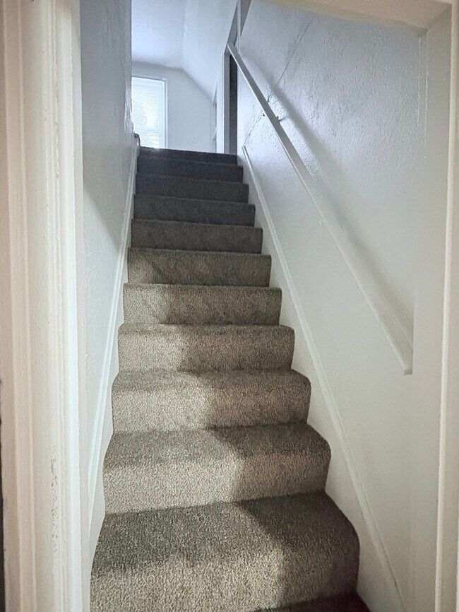 Building Photo - Lovely 3 beds 1 bath in Columbus