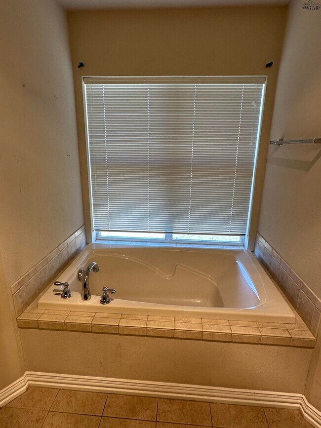 Building Photo - 5214 Sunnybrook Ln