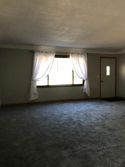 Living Room - 729 3rd St