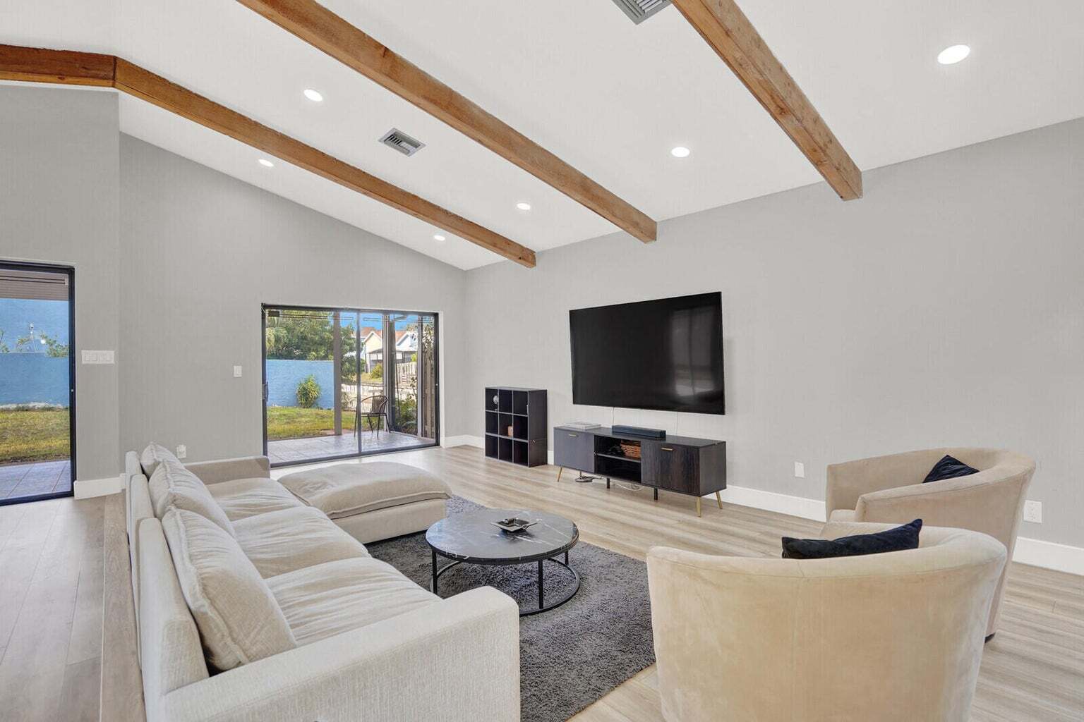 Building Photo - 940 Rainberry Lake Dr