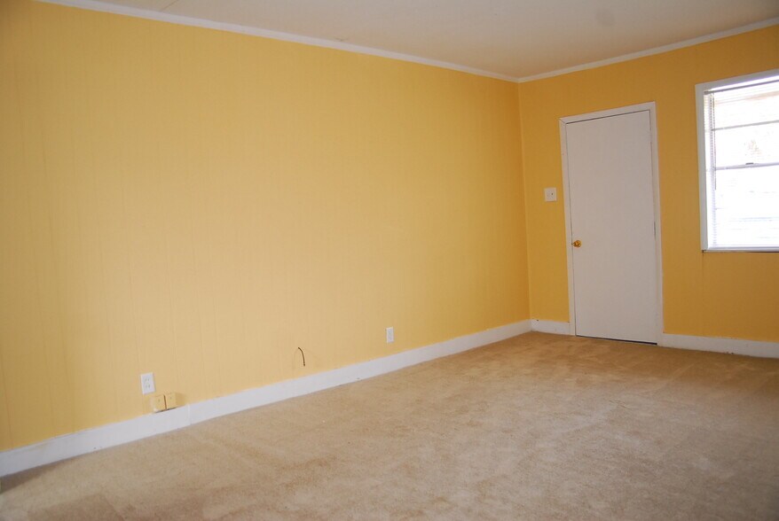 Building Photo - 2508 Halsel St