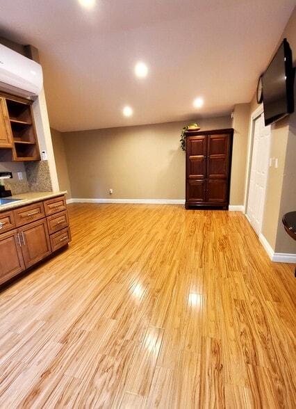 Building Photo - 16925 Knollwood Dr