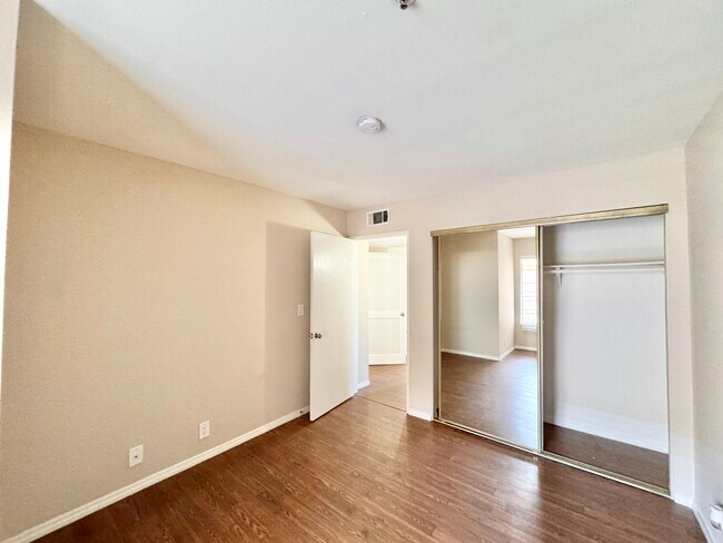 Building Photo - 8722 Burton Way